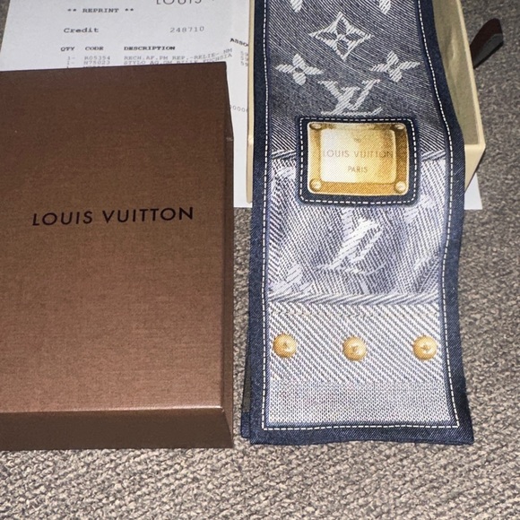 LOUIS VUITTON ❤️ M72558 Bandeau Monogram Marine Blue Denim Silk Scarf - Picture 2 of 10